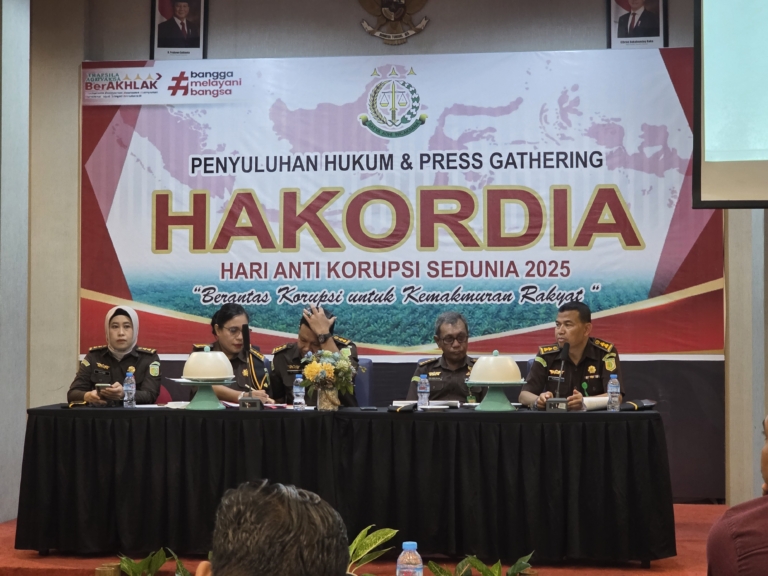 Kejati Sultra Gelar Penyuluhan Hukum dan Press Gathering Peringatan HAKORDIA 2025
