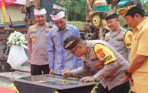 Ketua DPRD Konawe Hadiri Peresmian Pura Dharma Chakti Raharja di Polda Sultra