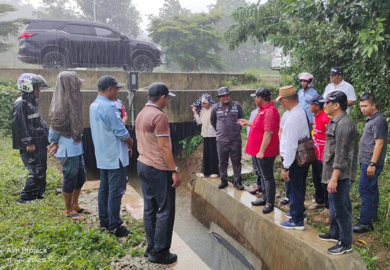 DPRD Konawe dan BWS Sulawesi IV Tinjau Langsung Perbaikan Irigasi Ameroro