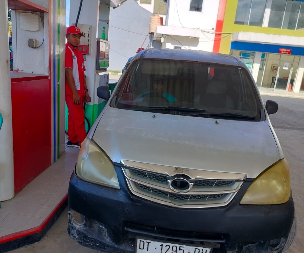 Heboh di SPBU Saranani, Mobil Diduga Isi BBM Subsidi dalam Jumlah Besar Kabur Saat Hendak Direkam